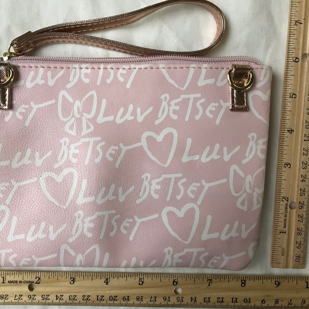 NWOT Luv Betsey Wallet
